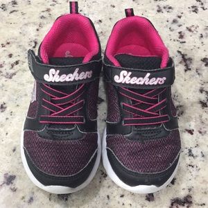 3/$20 Sketchers Toddler 9 black & pink sneakers